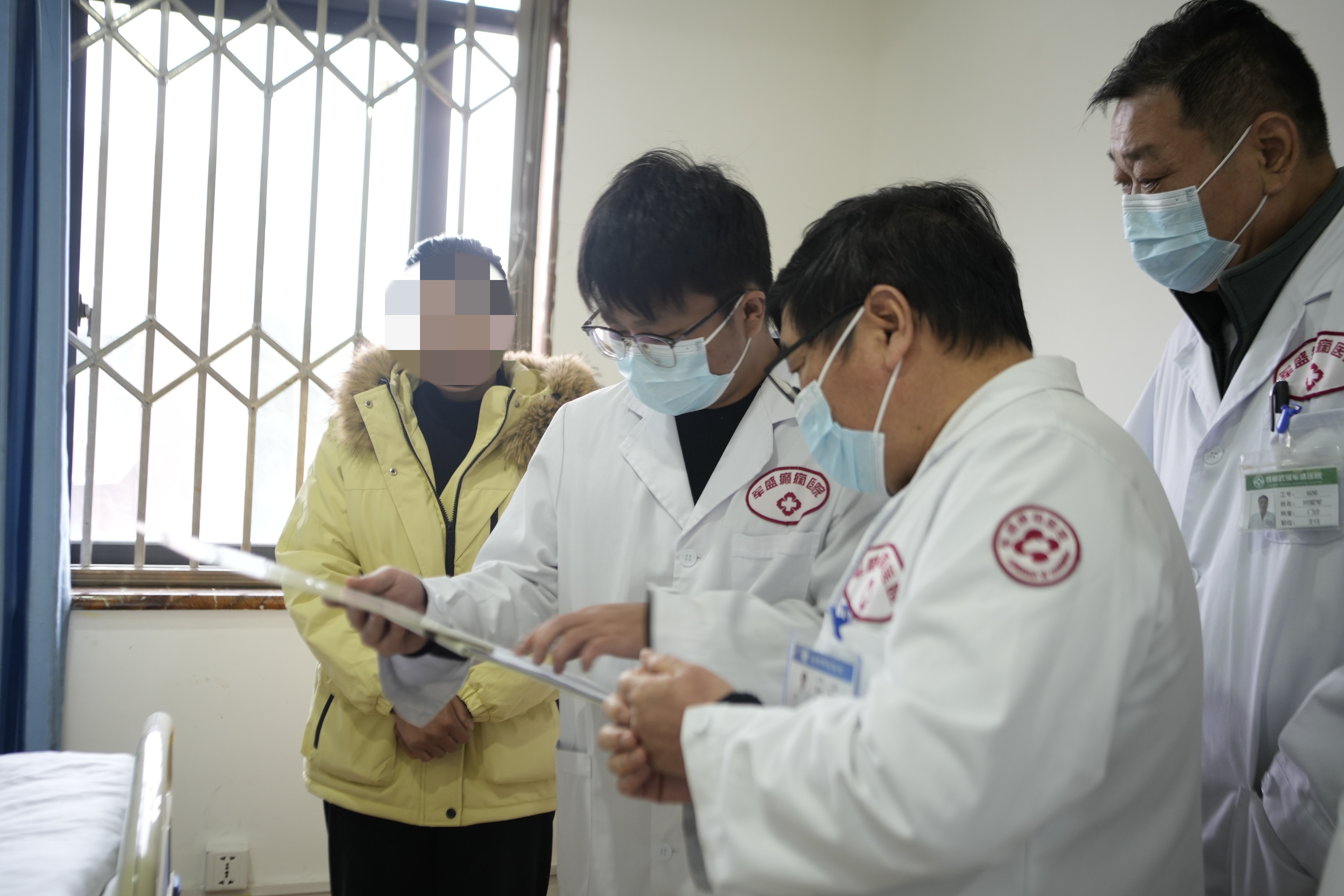 做脑电监测要不要家属陪?成都军盛医院的陪护安排 做脑电监测要不要家属陪?成都军盛医院的陪护安排